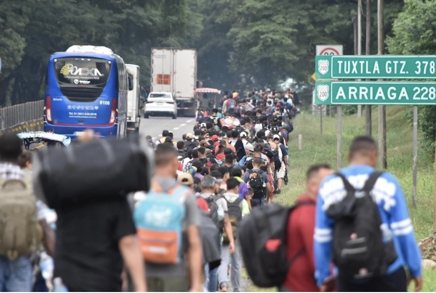 IMPIDEN INM Y GUARDIA NACIONAL DESCANSO DE CARAVANA MIGRANTE EN HUIXTLA, CHIAPAS